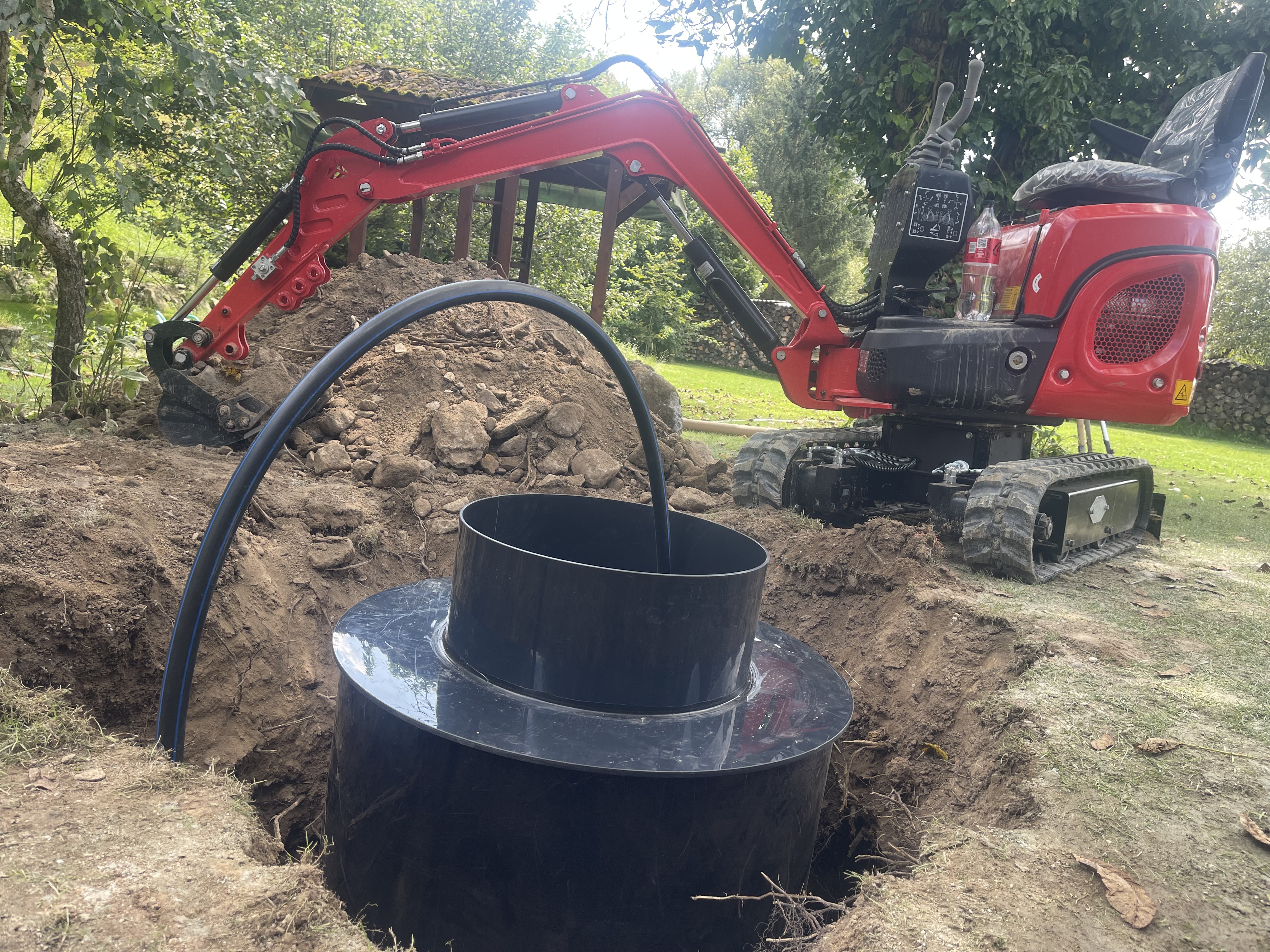 Vŕtanie a osadenie studne v teréne